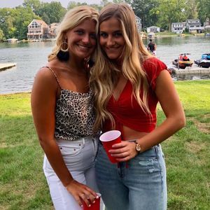 Meet your Posher, Ava